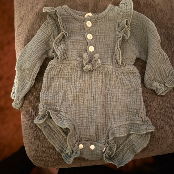 Green Ruffled Baby Romper - Picture 3 of 3